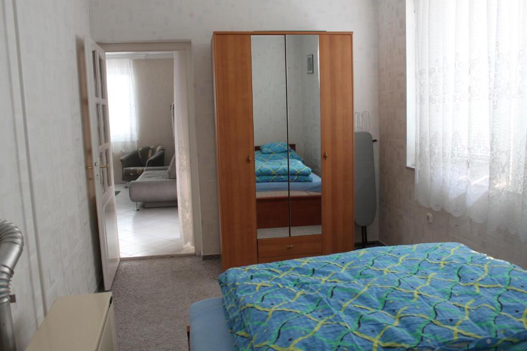 Orwa Apartmanok - Fenyofa Koez Zalakaros Pokoj fotografie