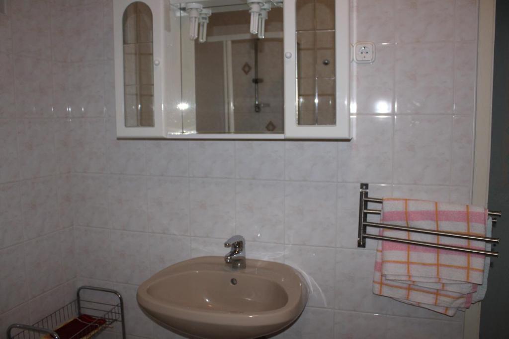 Orwa Apartmanok - Fenyofa Koez Zalakaros Pokoj fotografie